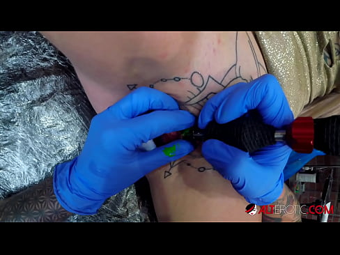 ❤️ Extrem tätowierte Hottie Sully Savage hat ein Tattoo auf ihrer Klitoris ☑ Porn video bei de.thebestfetishsites.ru